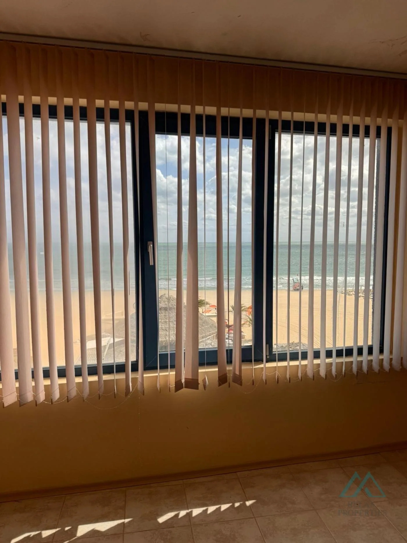 Luxusná poloha priamo v prvej línii! 2-izbový apartmán s výhľadom na more, Slnečné pobrežie, Bulharsko - 4