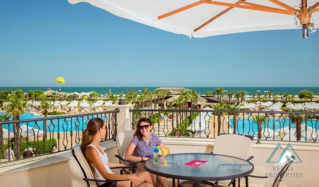 Apartment in the luxurious 4* DIT Majestic Beach Resort complex, first line by the sea, Sunny Beach - 2