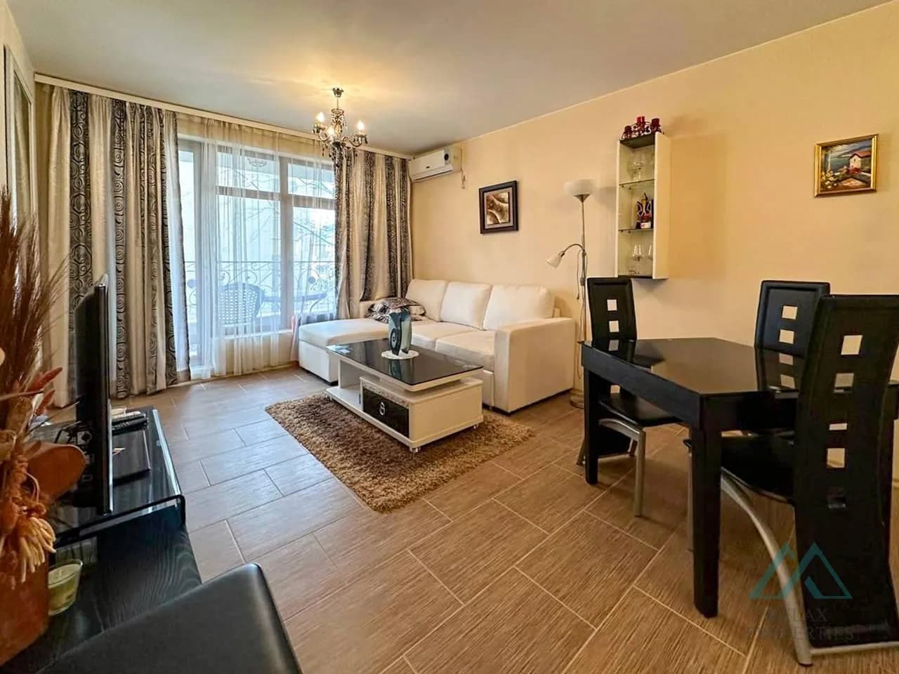 Slnečný a priestranný 2-izbový apartmán v prvej línii od mora, komplex Rich 3, Ravda, Bulharsko - 4