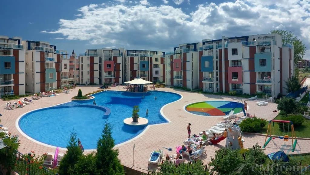 Priestranné štúdio s balkónom len 300 m od pláže – Sun City 1, Slnečné pobrežie - 1