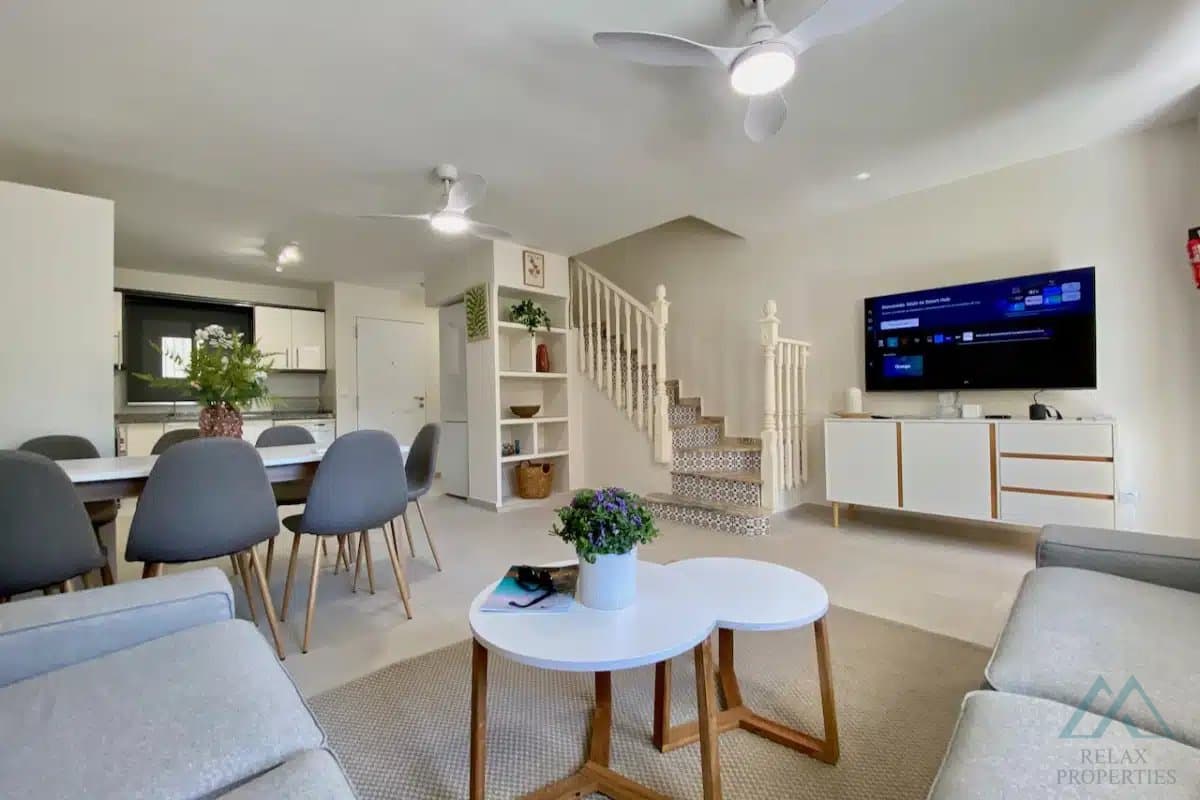 Radový dom s terasou, bazénom v Orihuela Costa - 3