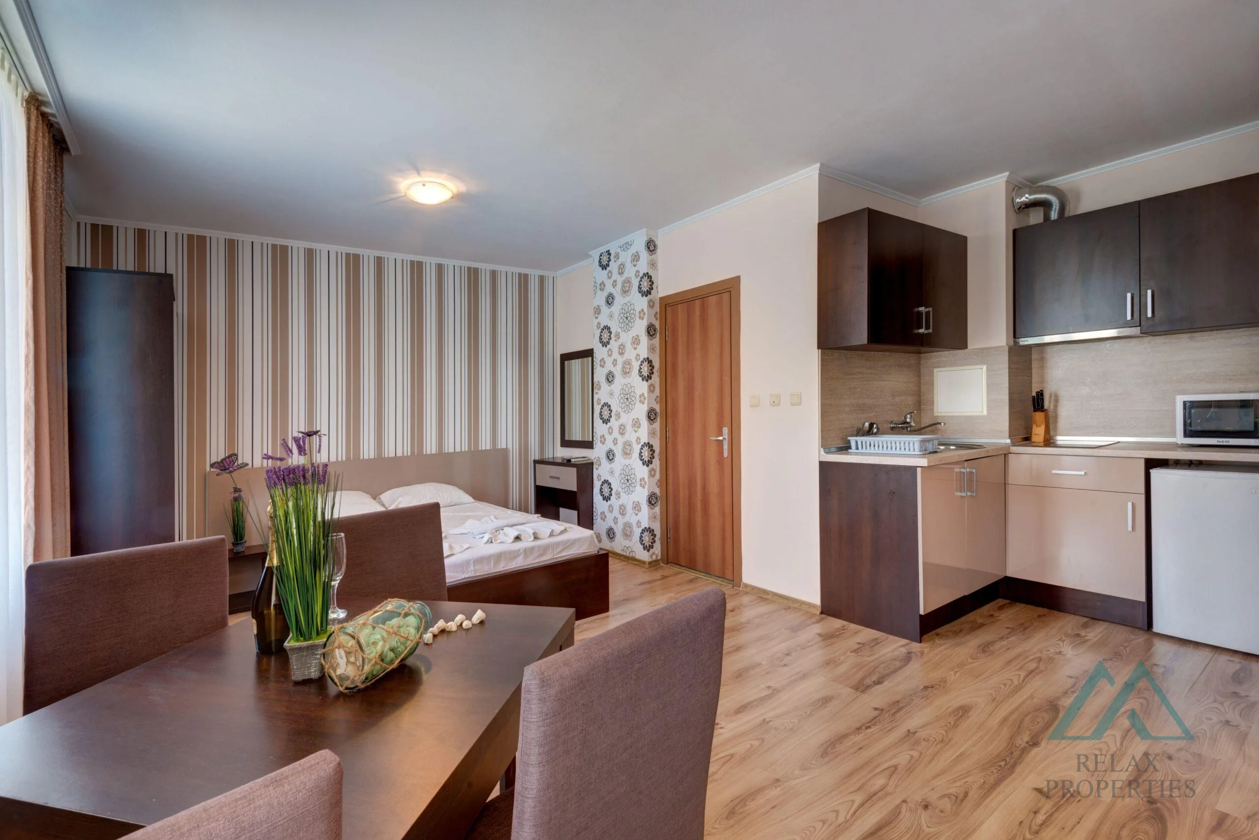 Veľký 48m2 apartmán s výhľadom na bazén v komplexe Dawn Park, Slnečné pobrežie. - 2
