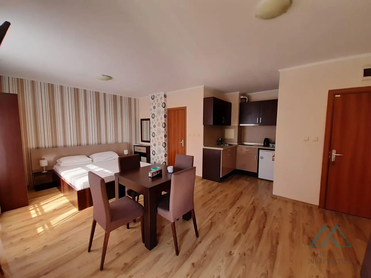 Veľký 48m2 apartmán s výhľadom na bazén v komplexe Dawn Park, Slnečné pobrežie. - 3