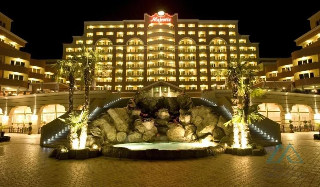 Apartment in the luxurious 4* DIT Majestic Beach Resort complex, first line by the sea, Sunny Beach - 3