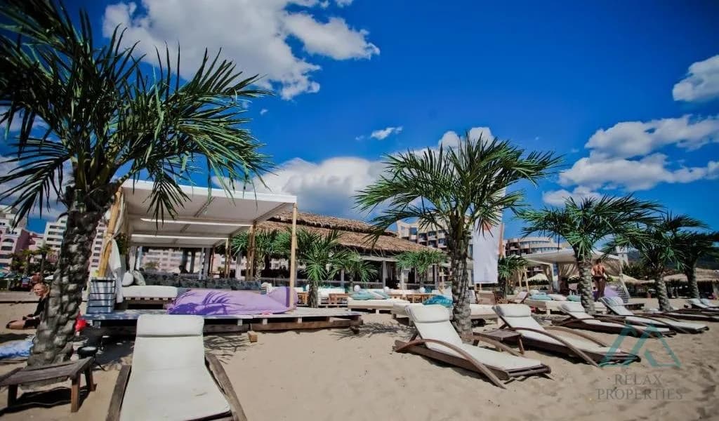 Apartment in the luxurious 4* DIT Majestic Beach Resort complex, first line by the sea, Sunny Beach - 4