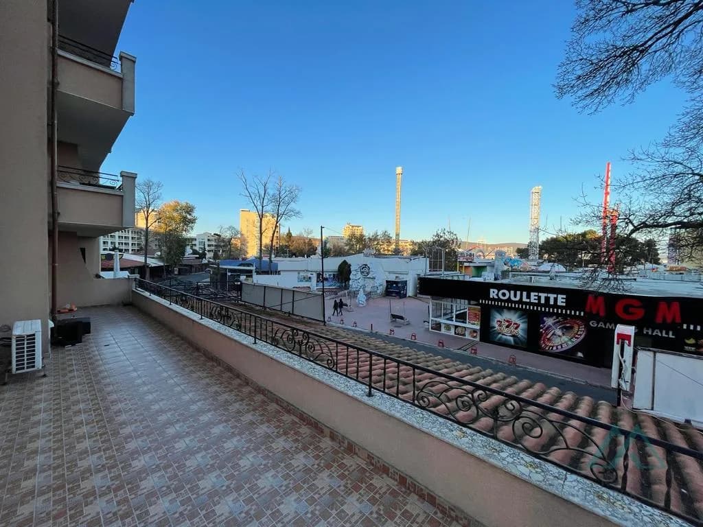 Super price! 3-bedroom apartment right on the promenade in Sunny Beach, Bulgaria - 3