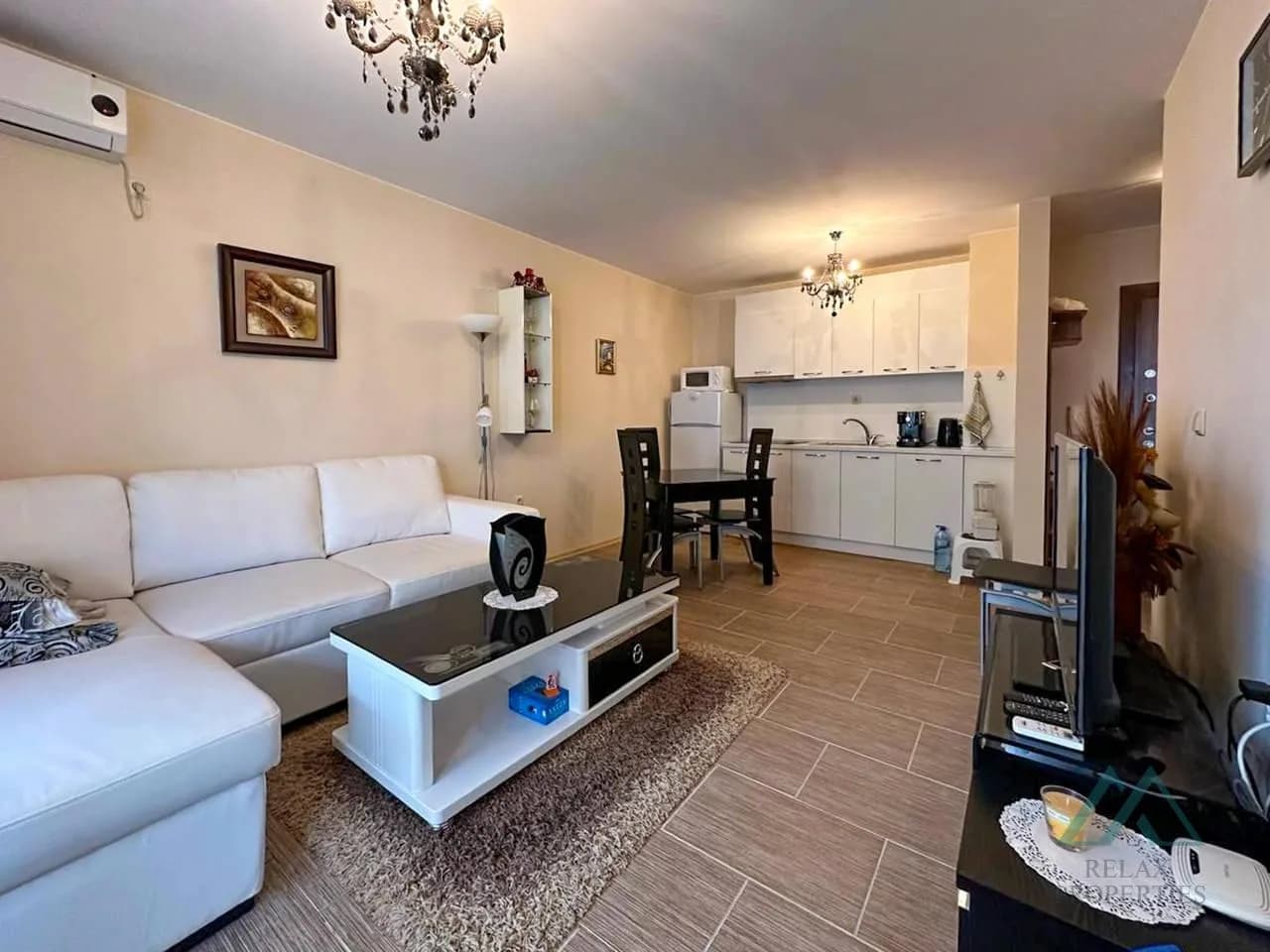 Slnečný a priestranný 2-izbový apartmán v prvej línii od mora, komplex Rich 3, Ravda, Bulharsko - 3