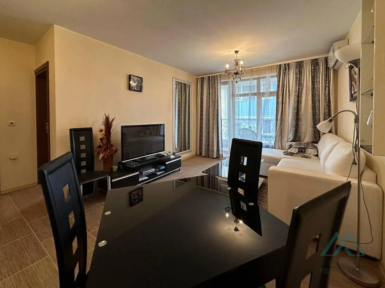 Slnečný a priestranný 2-izbový apartmán v prvej línii od mora, komplex Rich 3, Ravda, Bulharsko - 5