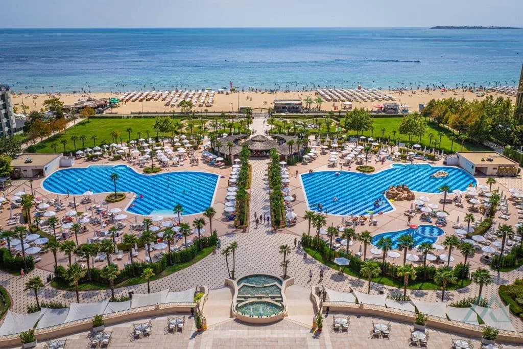 Apartmán v luxusnom 4* DIT Majestic Beach Resort, prvá línia pri mori, Slnečné pobrežie - 1