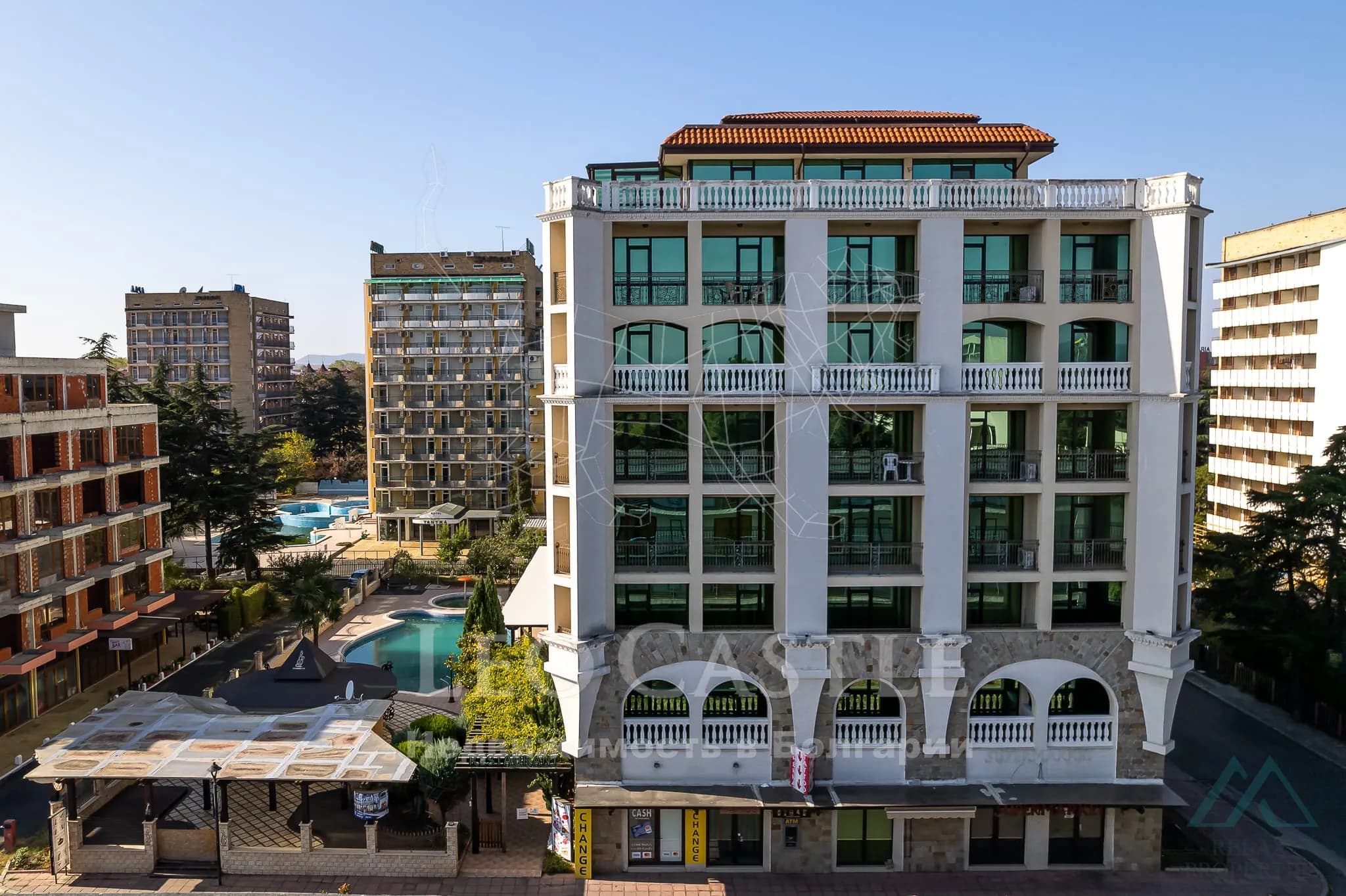 Priestranný 2-izbový apartmán 83,21 m² s 2 kúpeľňami a výhľadom na more v komplexe Babylon na Slnečnom pobreží. - 4