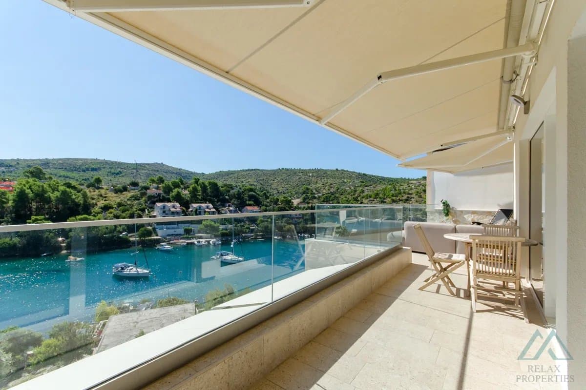 Novostavba vily s bazénom a otvoreným výhľadom na more, Brač – Bobovišća - 4
