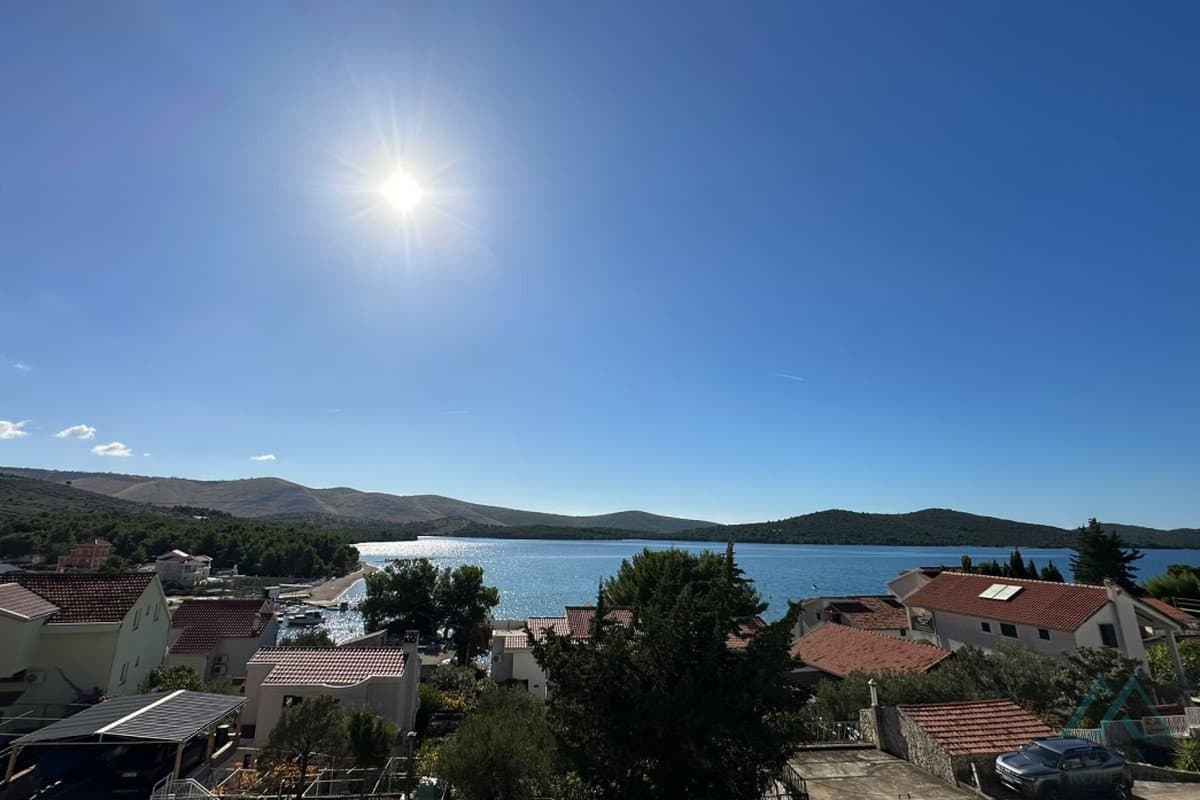 3-izbový apartmán s otvoreným výhľadom na more, Šibenik – Dalmácia - 2