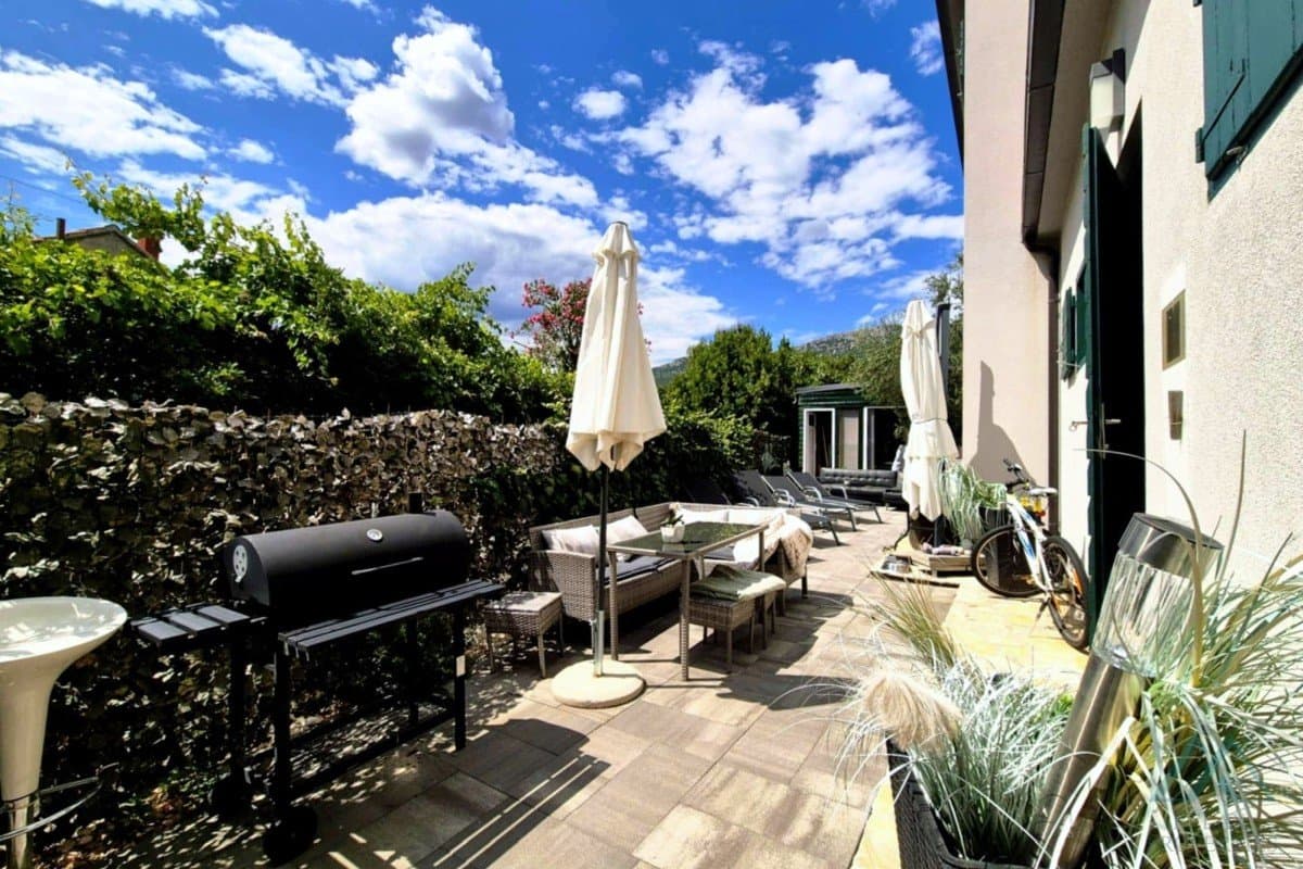 Novostavba domu s 2 apartmánmi, záhradou a parkovaním, Kaštel Lukšić – Dalmácia - 2