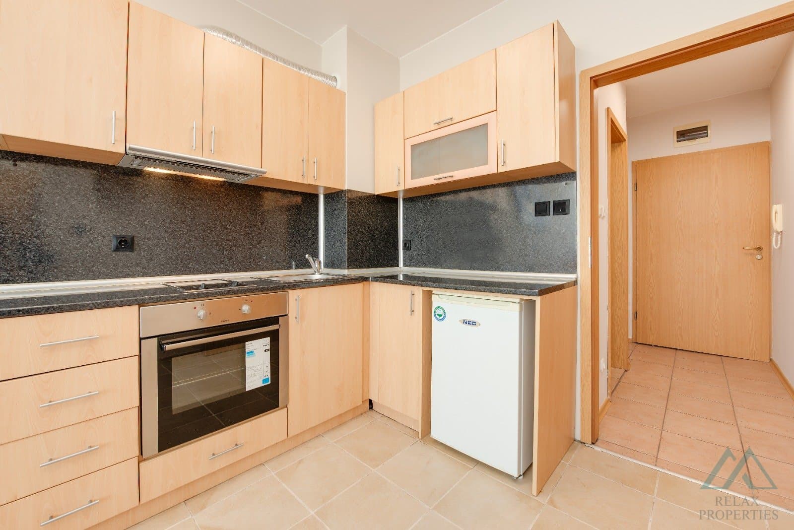 Štúdio v prvej línii pri mori s výhľadom na bazén – Oasis, Ravda, Bulharsko, len 20 m od pláže - 4