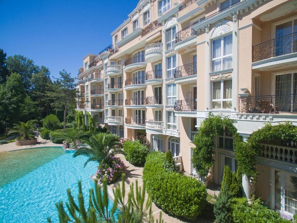 Luxusný 2-izbový apartmán s garážovým parkovaním, Venera Palace, 350m od mora, Slnečné pobrežie - 1