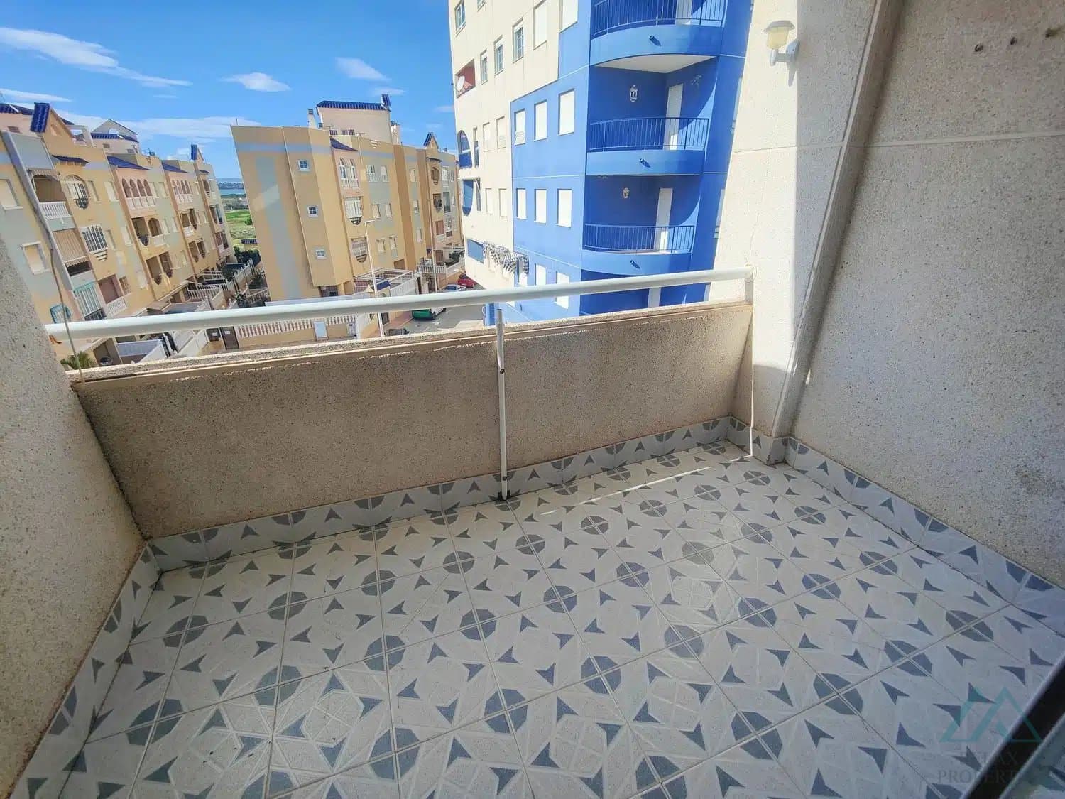 Apartmán s bazénom a terasou len 150 m od pláže La Mata, Torrevieja - 2