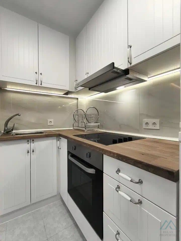 Zrekonštruovaný apartmán s terasou a bazénom, 600 m od pláže, Torrevieja - 5