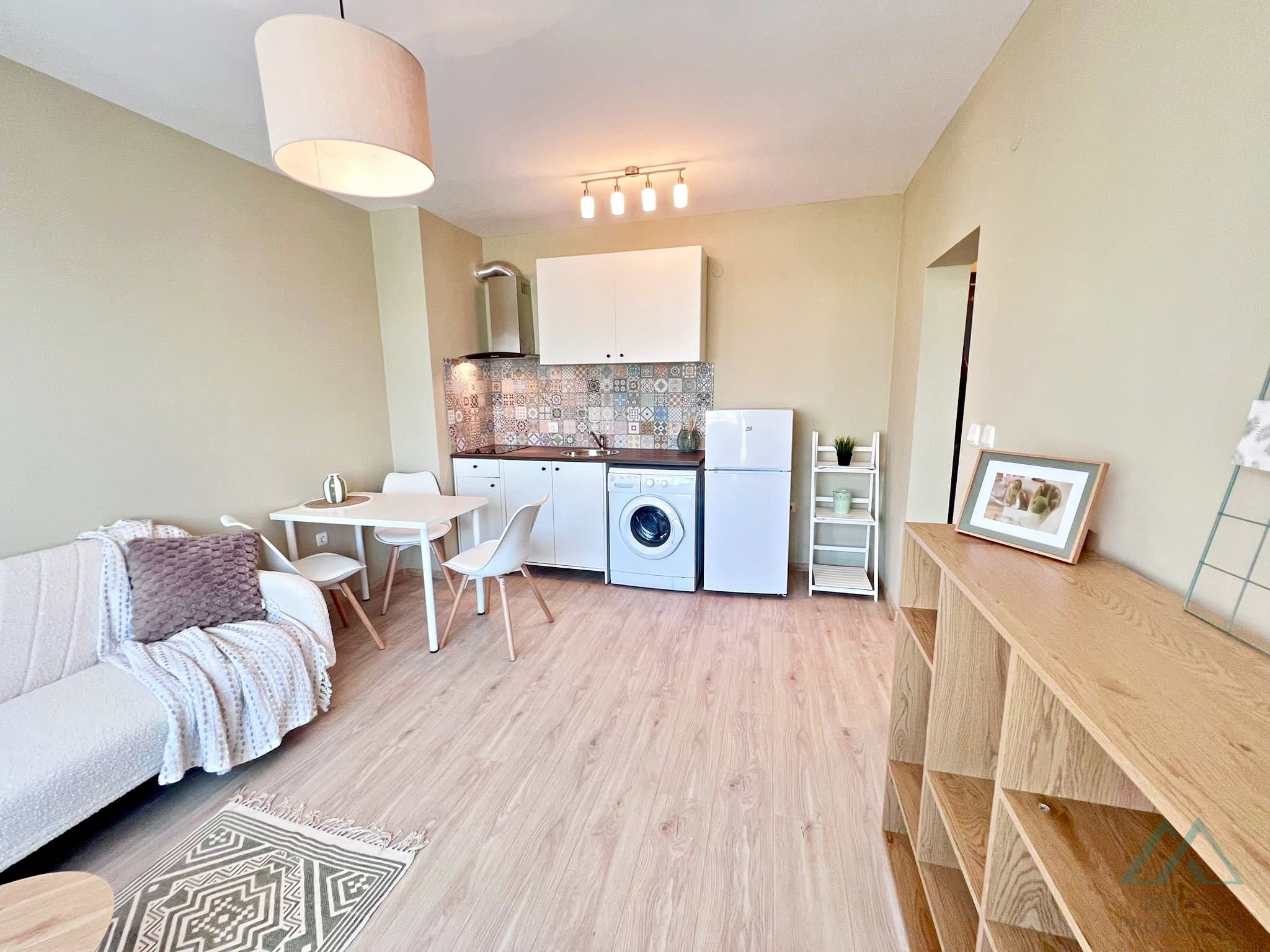Priestranný 2 izbový apartmán v komplexe Amadeus 5, 720m od mora, Slnečné pobrežie - 5