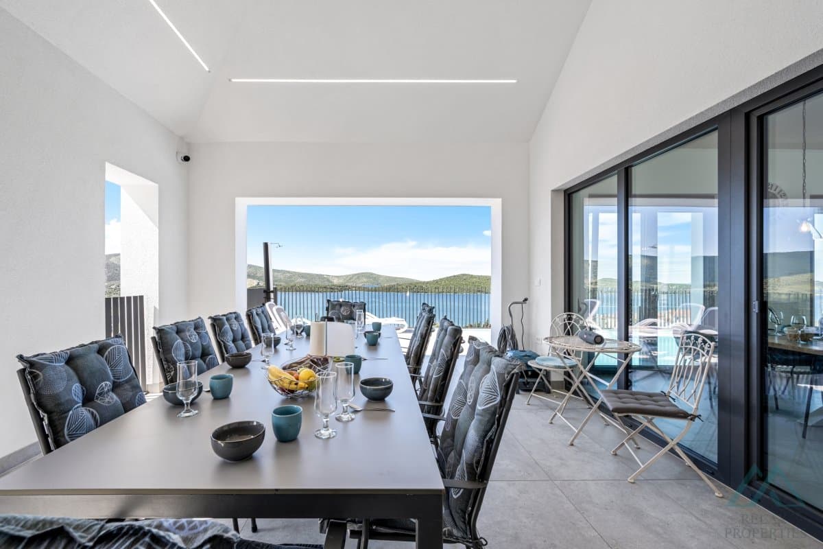 Luxusná moderná vila s bazénom a výhľadom na more – Primošten, Chorvátsko - 3