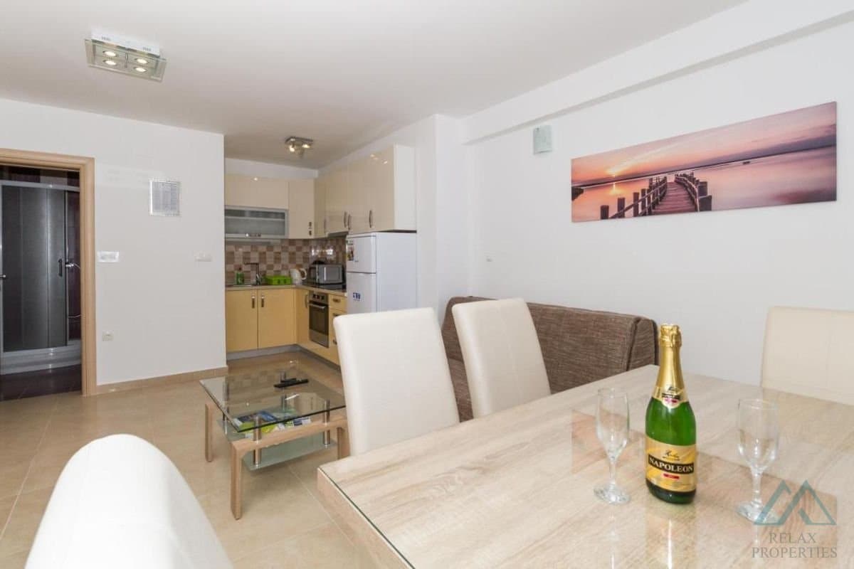 Apartmánový dom na predaj, len 100m od mora, Vodice, Chorvátsko - 4