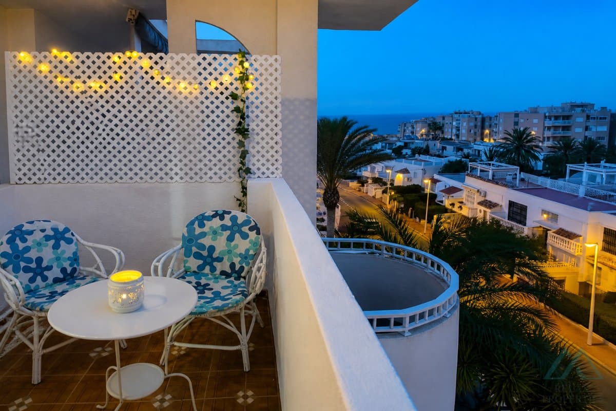 3 izbový apartmán, výhľad na more, 500m od pláže, La Mata, Španielsko - 2