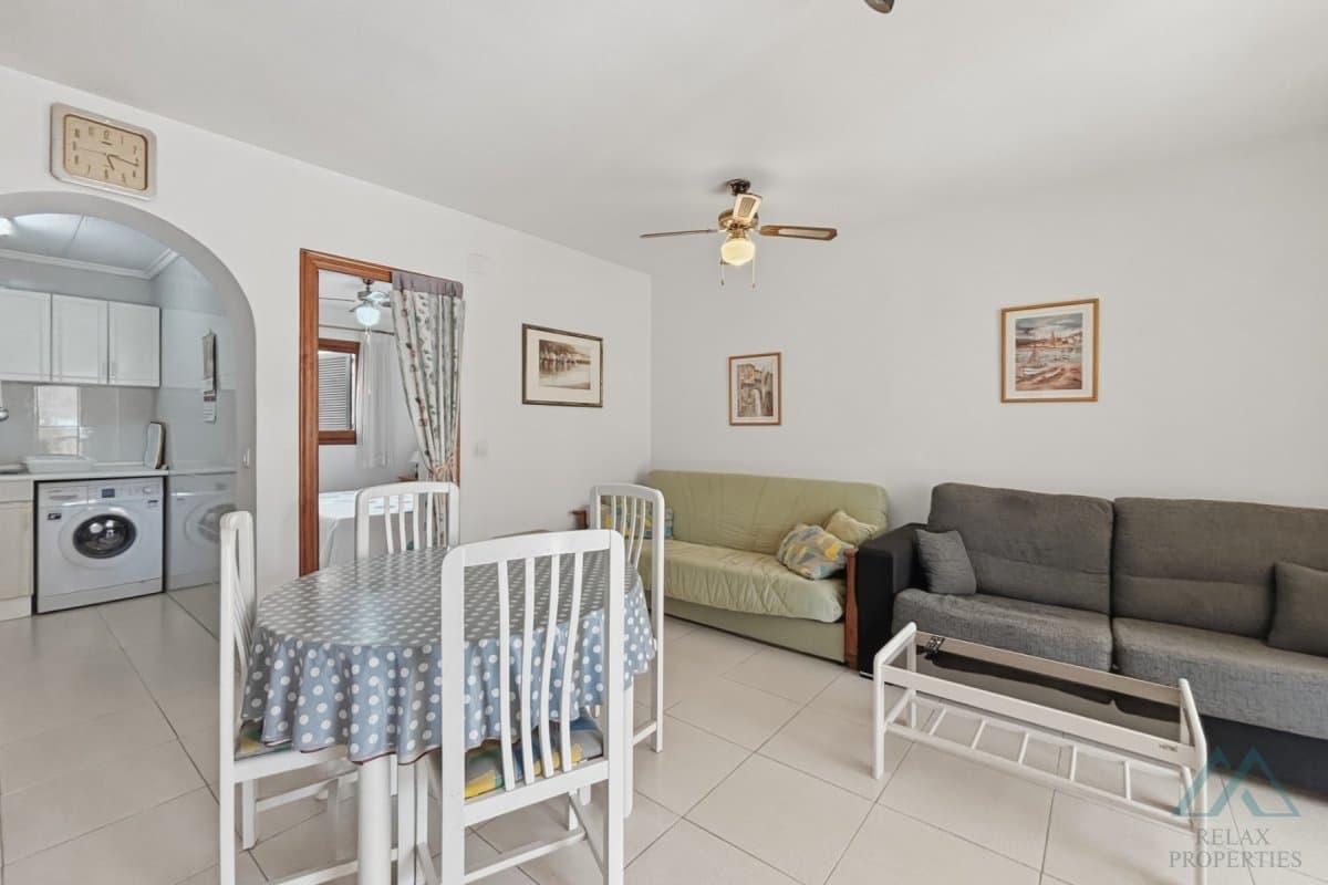 Skvelá cena! 2 izbový apartmán, bazén a len 400 metrov od pláže La Mata, Španielsko - 4