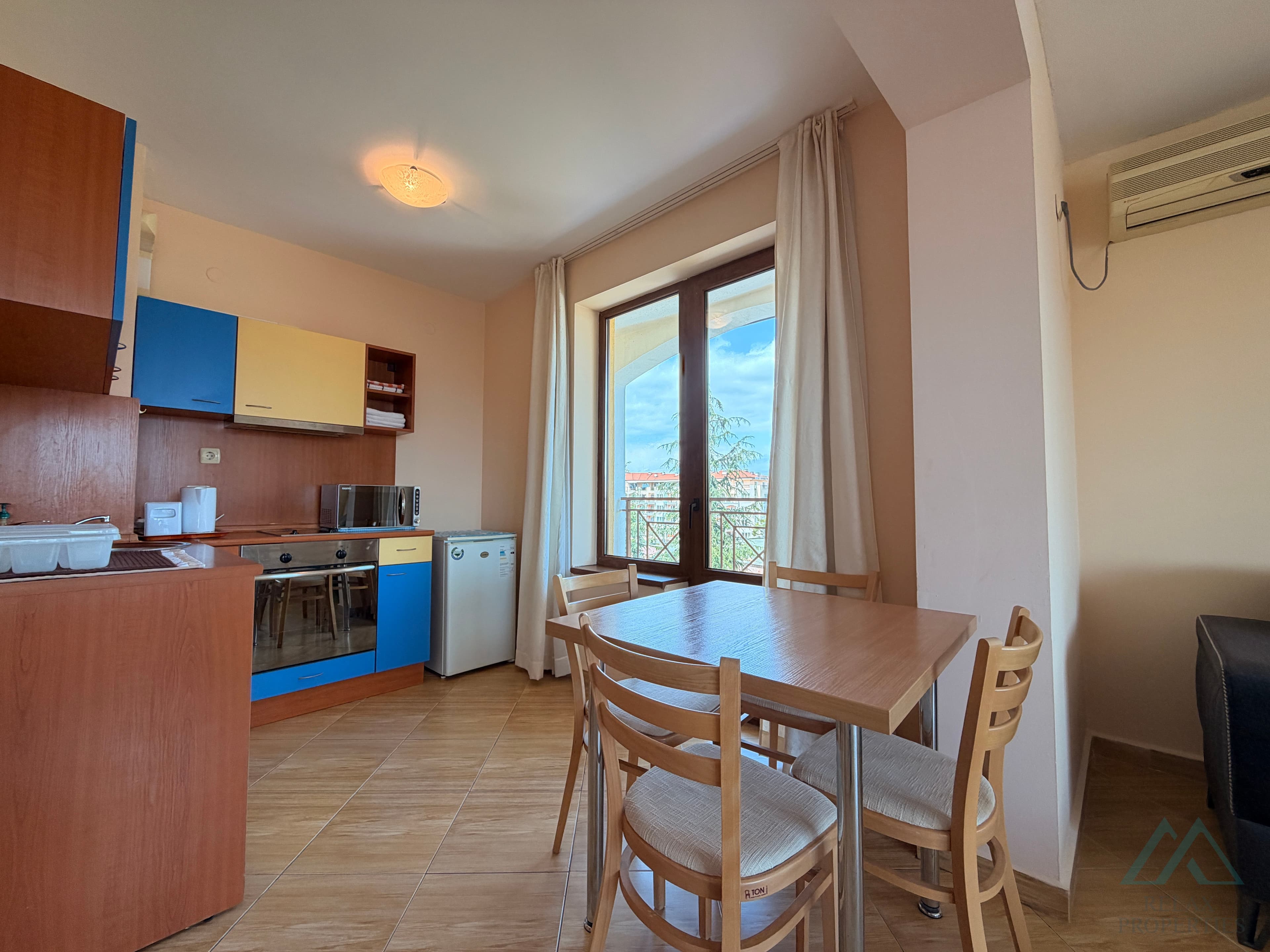 2 izbový apartmán s parkovaním len 300m od mora, Slnečné pobrežie, Bulharsko - 5