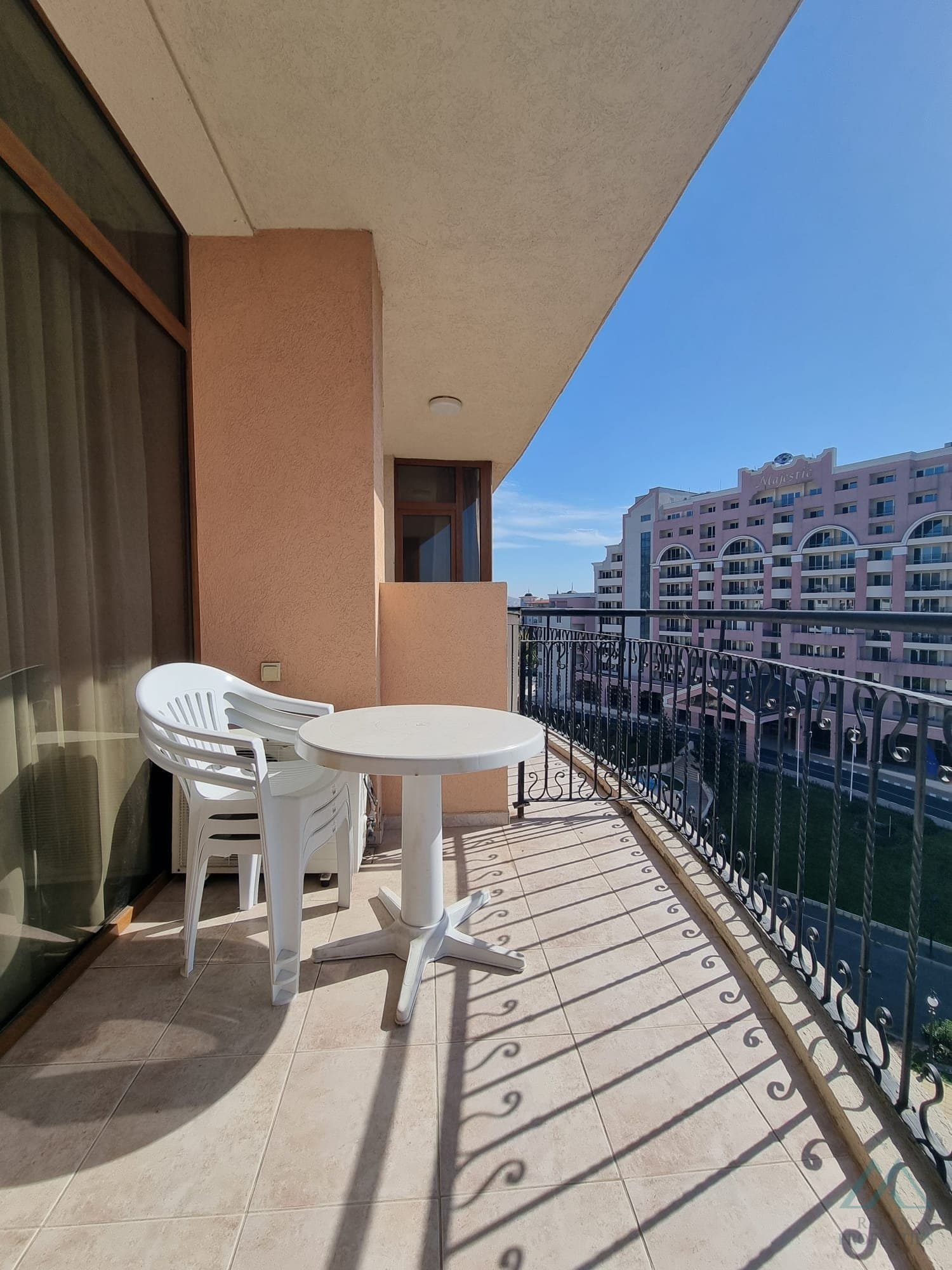2-izbový apartmán s výhľadom na bazén, 200 m od pláže – Poseidon, Slnečné pobrežie - 3