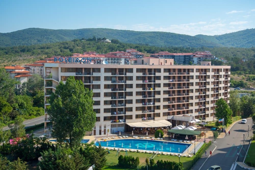 2-izbový apartmán s výhľadom na bazén, 200 m od pláže – Poseidon, Slnečné pobrežie - 1