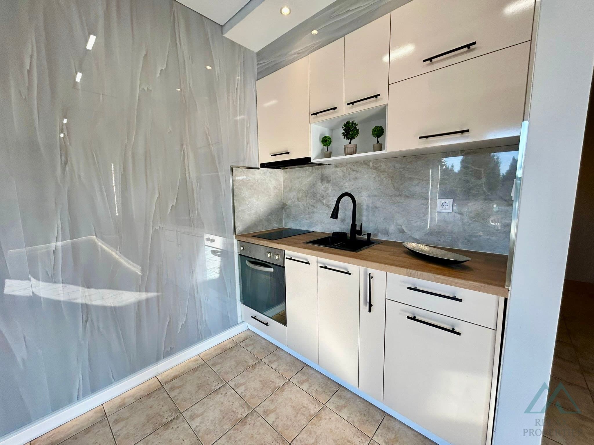 2-izbový apartmán s výhľadom na bazén, 300 m od mora – Sveti Vlas - 5