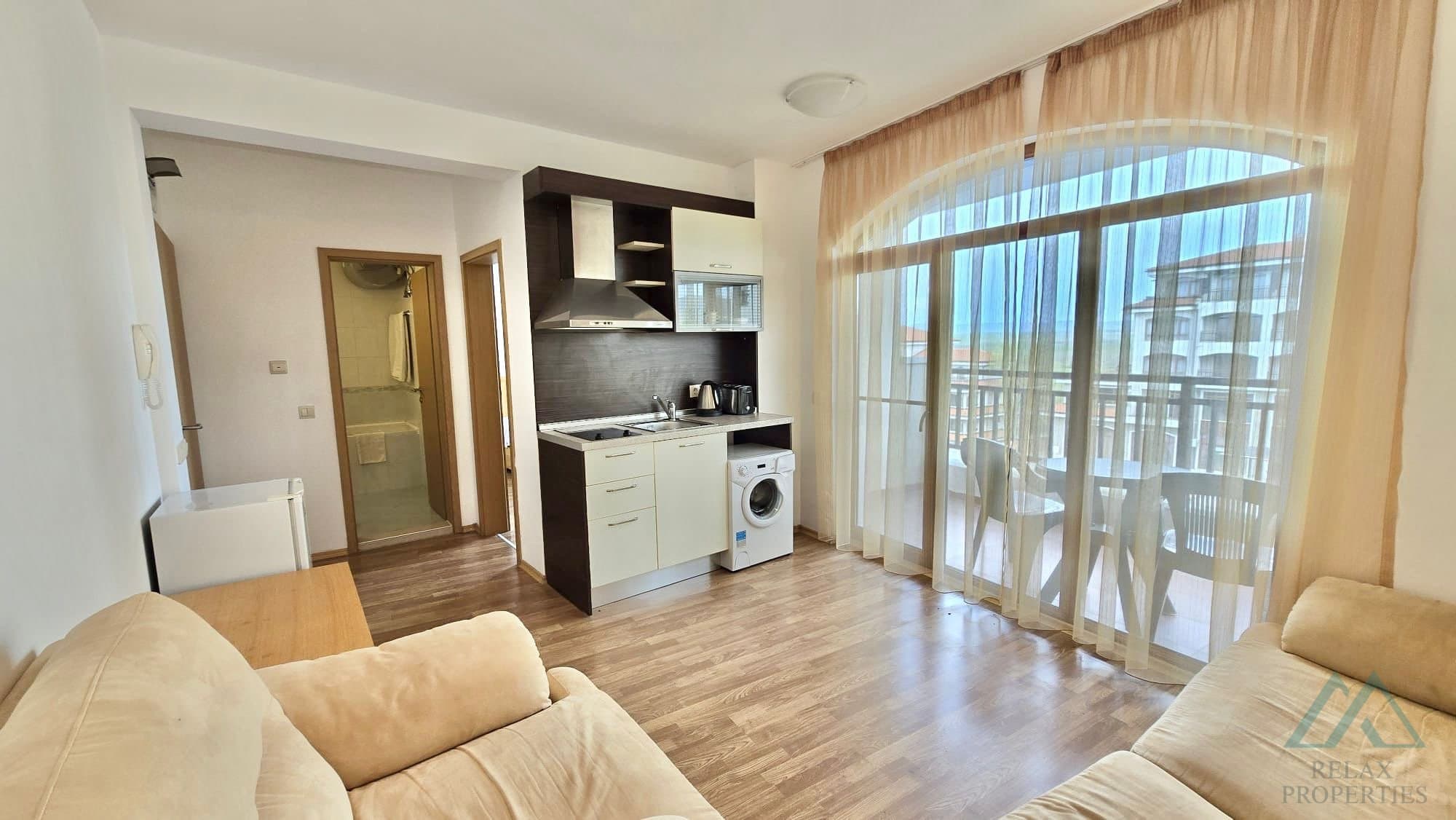 Svetlý 2- izbový apartmán s výhľadom na bazén, 4* Vineyards SPA Resort, Aheloy - 2
