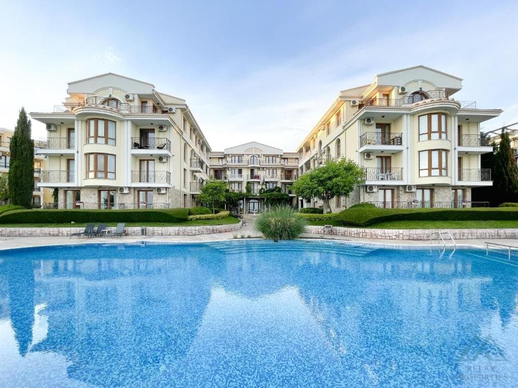 Krásny štúdiový apartmán v prvej línii pri mori, luxusný komplex Royal Bay, Sveti Vlas, Bulharsko - 1