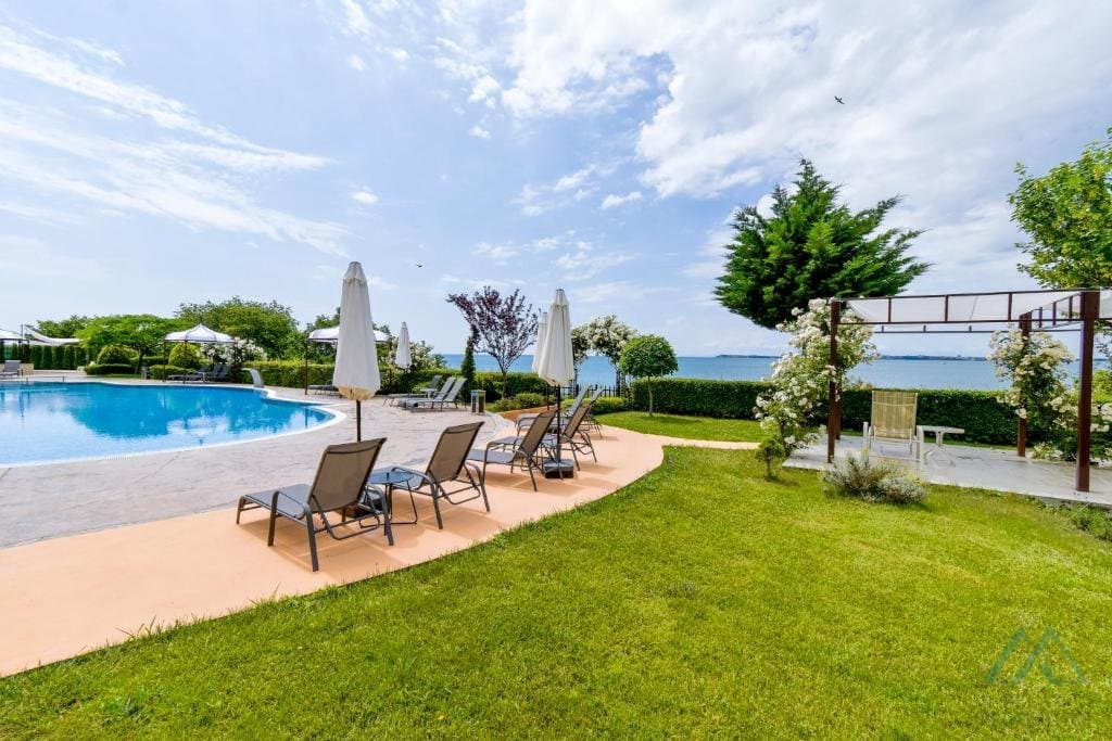 Krásny štúdiový apartmán v prvej línii pri mori, luxusný komplex Royal Bay, Sveti Vlas, Bulharsko - 2