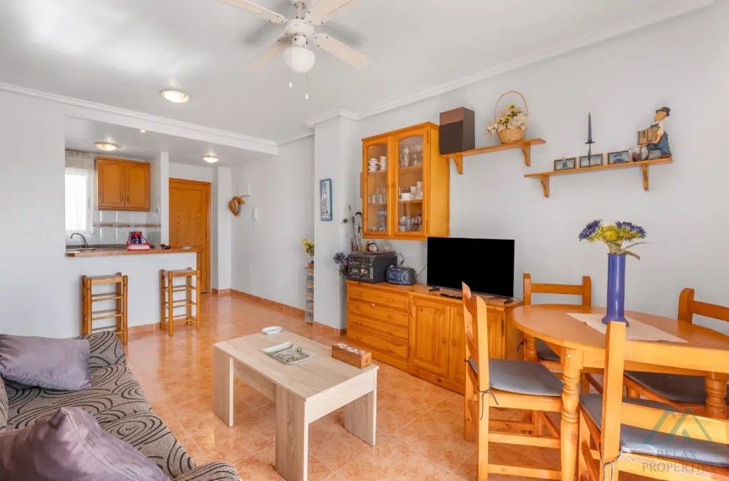 Atraktívny apartmán s výhľadom v žiadanej lokalite Nueva Torrevieja - 5