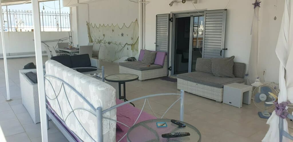 Apartmán s veľkou terasou v známom letovisku Loutraki, Peloponéz - 2