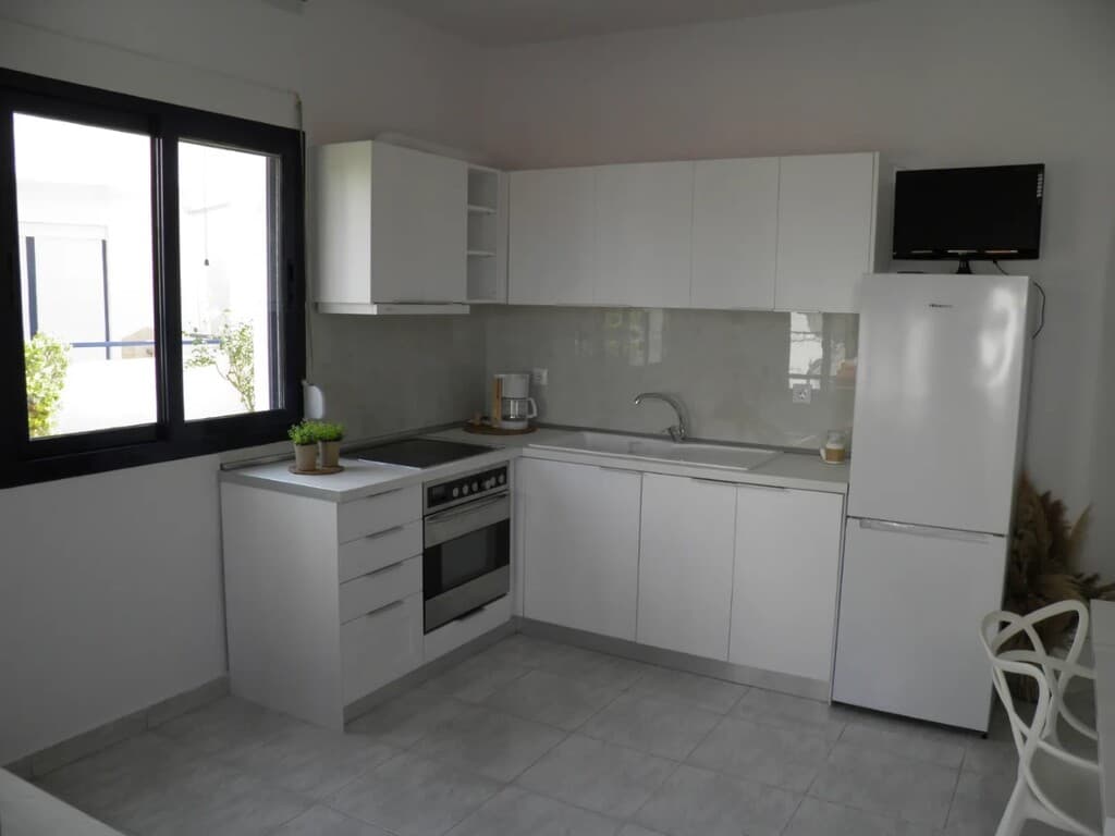Útulný apartmán po rekonštrukcii v obľúbenom letovisku Poseidi, Chalkidiki - 4
