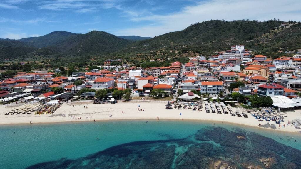 Luxusný apartmán 59 m² len 30 m od mora, Sarti – Sithonia, Chalkidiki, Grécko - 1