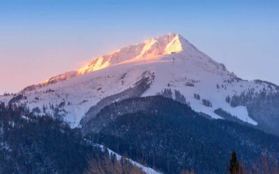 Bansko – Ráj pre lyžiarov, turistov, golfistov a milovníkov termálnych prameňov
